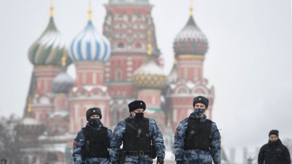 عفو روسي عن 300 ألف مهاجر