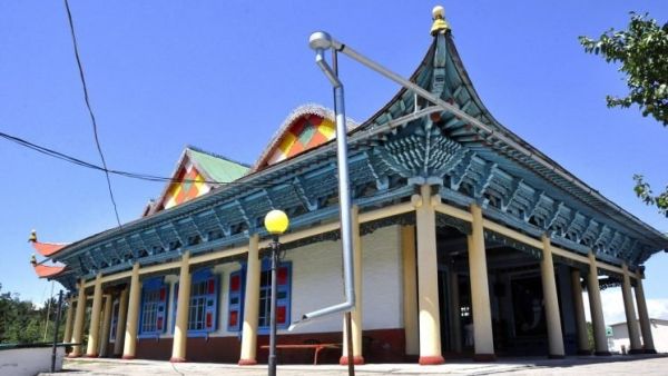 مسجد خشبي بلا مسامير مشيد منذ قرن بقرغيزيا