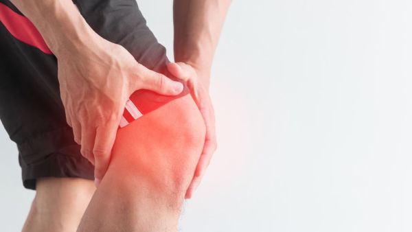 7 من أعراض التهاب المفاصل في الركبة