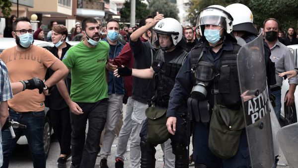 Greek teachers' unions protest new education law
