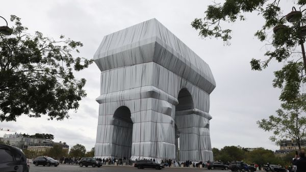 Abu Dhabi Festival Honours The Artist Christo  With A Prestigious Award