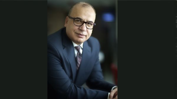 محمد أمين، النائب الأول للرئيس لمنطقة الشرق الأوسط وروسيا وإفريقيا وتركيا في "دِل تكنولوجيز" "دِل تكنولوجيز" تستعرض محفزات التحول الرقمي خلال مشاركتها في معرض جيتكس العالمي 2021