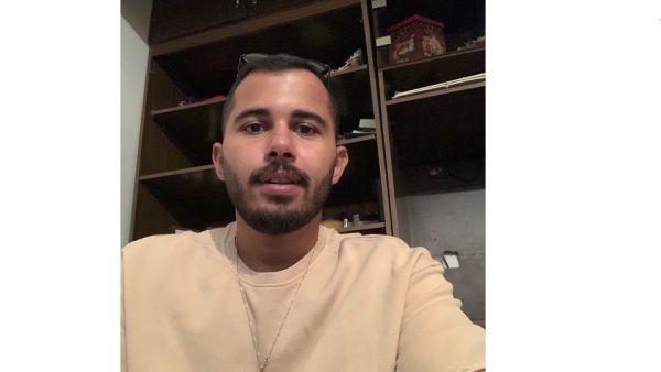 طلاب قسم الصحافة بالجامعة الأمريكية بالقاهرة يفوزون بجائزة التميز في مسابقة دولية  لإنتاج مشروع وثائقى صوتي عن تاريخ الإذاعة