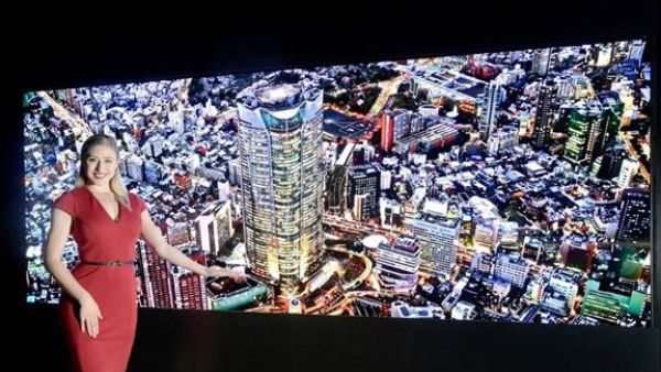 الابتكار يفتح الفرص المتعددة أمام الشاشات المزودة بتقنية Micro LED التي تمتاز بجودة صورة محسّنة وألوان سوداء أعمق وخيارات تخصيص متميزة تقنية MICRO LED من إل جي تحصل على جائزة بريزيدنشال الكبرى في مؤتمر ومعرض الإضاءة الدولي