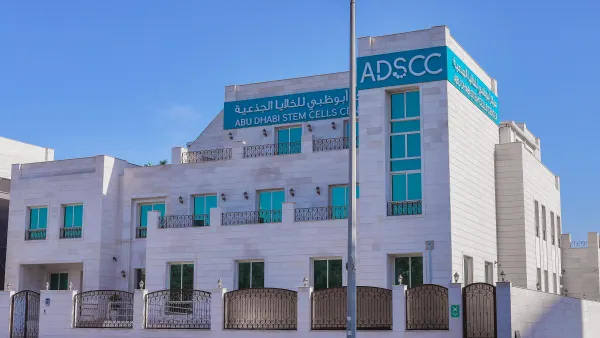 جامعة أبوظبي ومركز أبوظبي للخلايا الجذعية يتبادلان المعارف والخبرات في الرعاية الصحية 