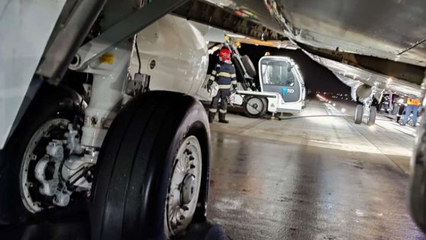  هبطت الطائرة على مدرج مطار كلوج نابوكا الدولي