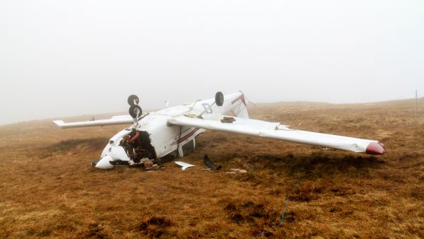 Two people killed in Arizona plane and helicopter crash