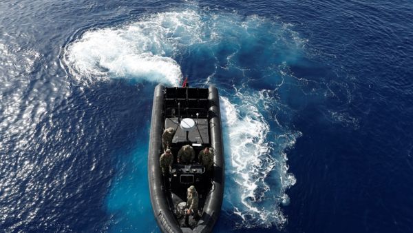 ولم يوضح وزير الدفاع الاسرائيلي الاهداف او الاماكن التي تلقت فيها القطع البحرية التابعة لكيانه الهجمات