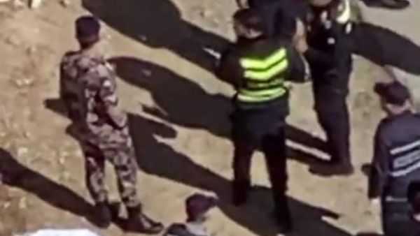 قالت وسائل اعلام ان المحتجين يهددون بانتحار جماعي