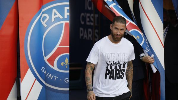 راموس خلال حفل تقديمه الرسمي لاعباً في صفوف باريس سان جيرمان