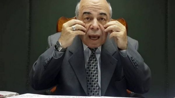 أنت تناقش.. إذن أنت تستحق السجن!