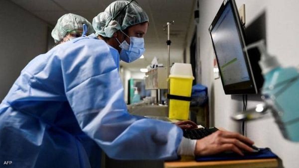 المتحوّر أوميكرون يفرض على العالم إعادة رسم أولوياته