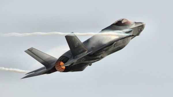 مقاتلة من طراز إف-35  