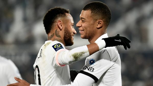 مبابي ونيمار يقودان باريس سان جيرمان للفوز