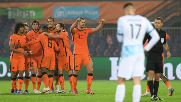 هولندا إلى كأس العالم 2022