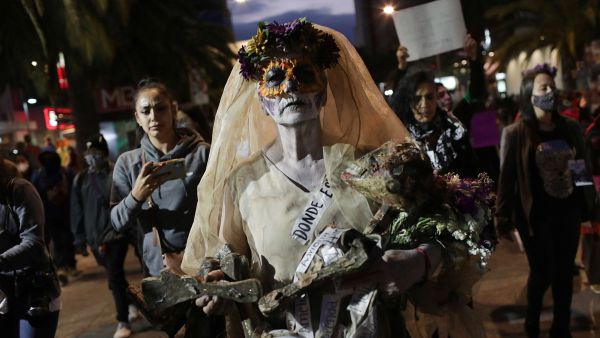 المكسيك تحتفل بيوم الموتى