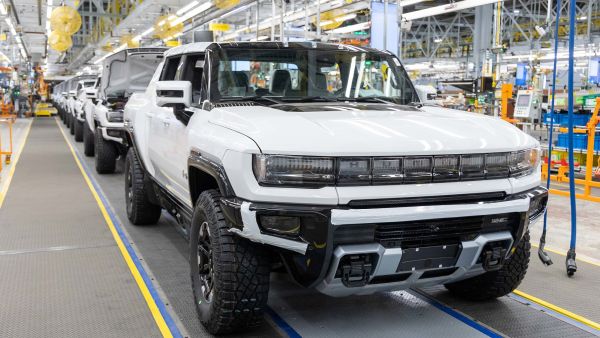 سوف يكون Factory ZERO مقراً لشاحنة البيك-أب ’جي إم سي هامر EV‘ للعام 2022 ’جنرال موتورز‘ تحتفل بالافتتاح الكبير لمصنعها Factory ZERO المخصَّص بالكامل للمركبات الكهربائية