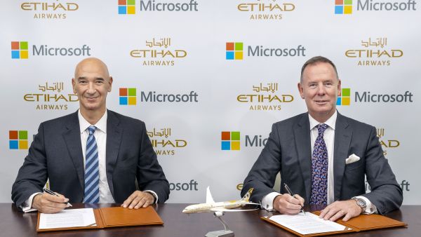 الاتحاد للطيران في شراكة جديدة مع مايكروسوفت لتعزيز استراتيجية الاستدامة
