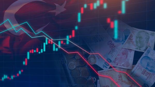 الليرة التركية تتجه إلى مستوى قياسي منخفض جديد 
