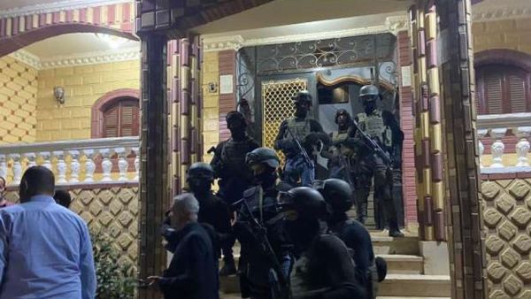  السلطات الأمنية تداهم منزل بلطجي الفيوم