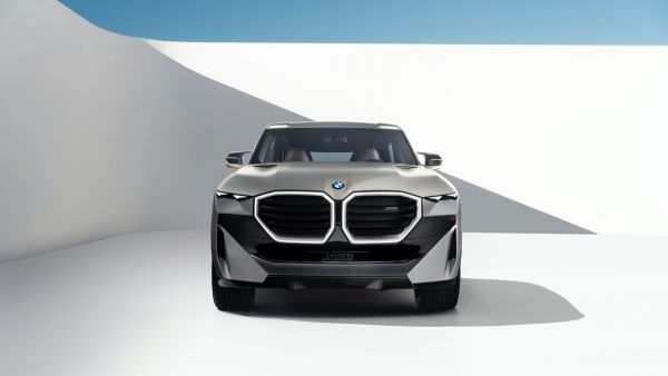 سيارة BMW Concept XM - القوة والرفاهية الفائقة إلى أبعد الحدود