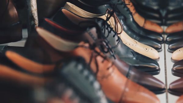 علاقات البوابة: ماذا يقول حذائك عن شخصيتك؟