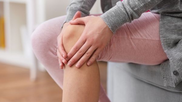 7 نصائح للسيطرة على أعراض التهاب المفاصل في الشتاء