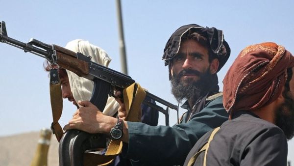 مقتل 4 جنود باكستانيين و 2 مسلحين في تبادل اطلاق نار