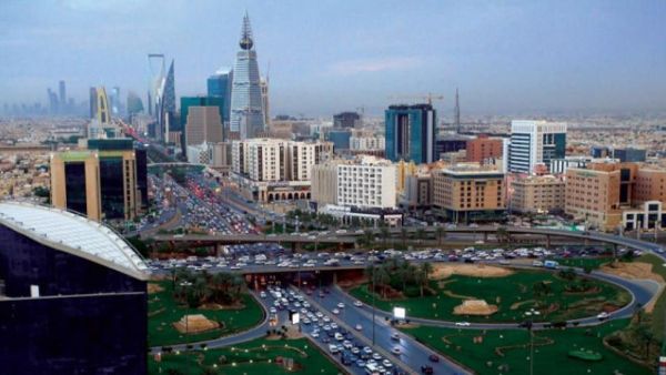 القبض على 5 أشخاص ظهروا بفيديو وبحوزتهم مخدرات بالرياض