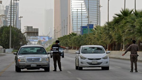 استبعاد حظر التجول في السعودية حاليا