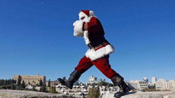 بابا نويل في بيت لحم