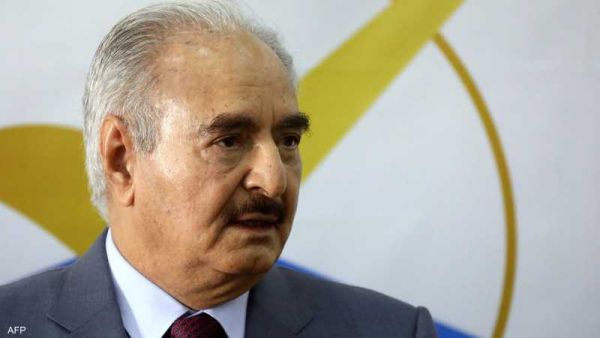 حفتر يخلع بزتة العسكرية لـ 3 اشهر