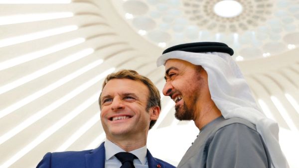 Macron (L), Mohammad Ben Zayed
