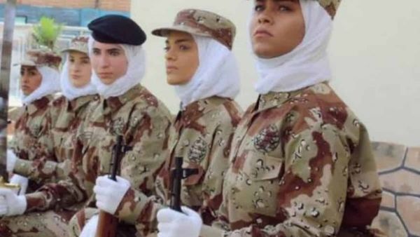 Kuwaiti women get ready to serve in their country's army