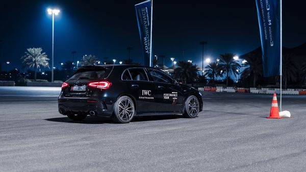 ’شركة الإمارات للسيارات‘ تحتفل باليوبيل الذهبي لدولة الإمارات عبر النسخة الذهبية من  ’جولة AMG للأداء‘ في ’جزيرة ياس‘