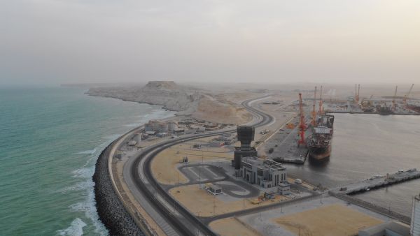 شركة النفط العُمانية للتسويق تُدشن محطتها الجديدة لتزويد السفن بالوقود في ميناء الدقم