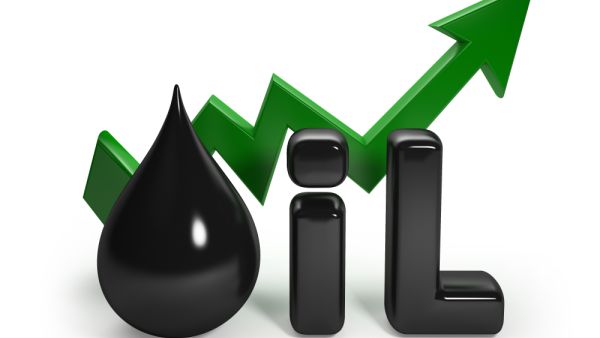 النفط يتجه نحو الارتفاع بعد السعودية لأسعار خامها
