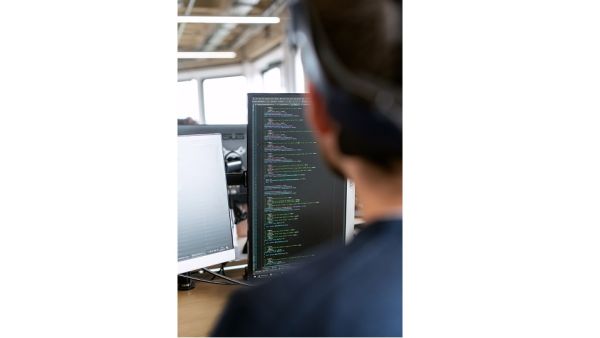 70% من المسؤولين عن البنى التحتية والعمليات الذين يتجاهلون الابتكارات الرقمية سيجدون أنفسهم مقيّدين بتوفير الدعم للأنظمة القديمة فقط بحلول 2025 جارتنر: 6 توجّهات ترسم معالم قطاع البنى التحتية والعمليات خلال العام 2022