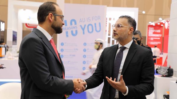 جامعة أبوظبي و"لينكد إن" تتعاونان في مجال التطوير المهني للكوادر التدريسية والإدارية
