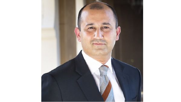 شهباز خان، مدير عام شركة Visa في الإمارات العربية المتحدة وعُمان والبحرين Visa تطلق خدمة جديدة لتقسيط المشتريات في متاجر "شرف دي جي" للأجهزة الإلكترونية بالتعاون مع بنك المشرق