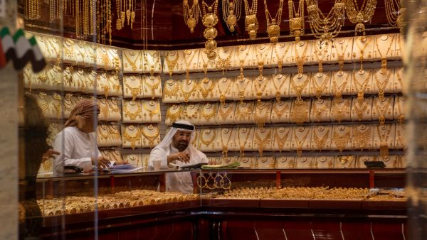 أسعار الذهب اليوم في دبي: سعر الجرام عيار 24 ينخفض إلى 218.00 درهم