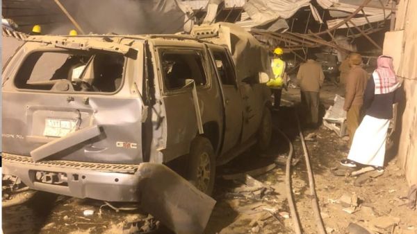 آثار سقوط شظايا اعتراض الصاروخ الباليستي بالمنطقة الصناعية