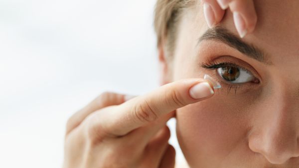 تطبيق عدسات ADASAT