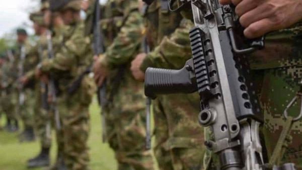 مقتل 20 شخصا في اشتباكات بين مسلحين بكولومبيا