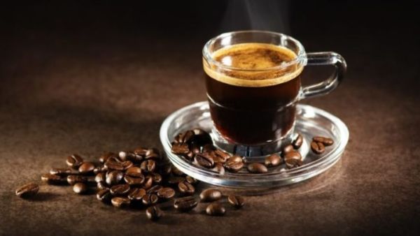 القهوة الداكنة..فوائدها ومحتواها من الكافيين