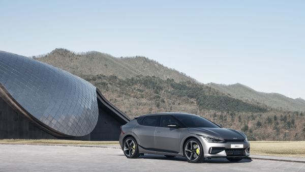كيا EV6 و كرنفال MPV تفوزان بجوائز مرموقة من "جود ديزاين" لعام 2021