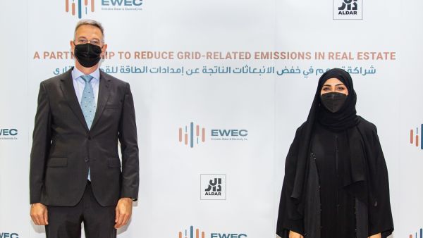 الدار العقارية تدخل شراكة إستراتيجية مع "شركة مياه وكهرباء الإمارات" لتزويد أصولها بمصادر الطاقة النظيفة