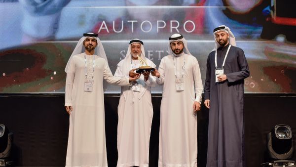 "أوتو برو" تحصد جائزتين عن الخدمة السريعة والسلامة  في "أوتوميكانيكا دبي"