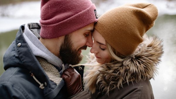 علاقات البوابة: 5 مؤشرات على أنه معجب بك
