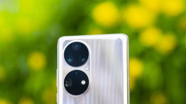 HUAWEI P50 Pro. الهاتف الذكي الرائد الذي لا بد من اقتنائه لعام 2022 ولماذا يعتبر هاتف HUAWEI P50 Pro من أفضل الهواتف التي يمكنك الحصول عليه اليوم